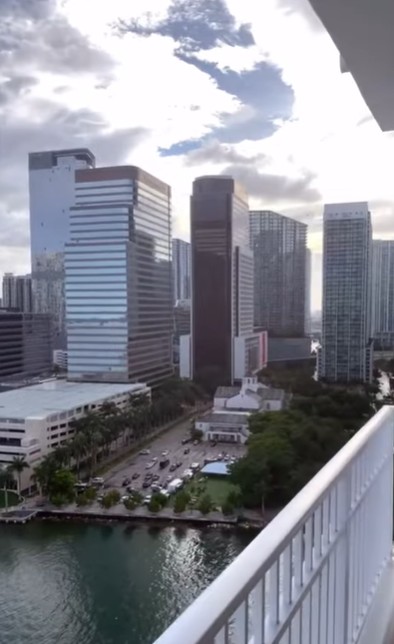 🏡 701 Brickell Key Blvd #2301, Miami FL 33131